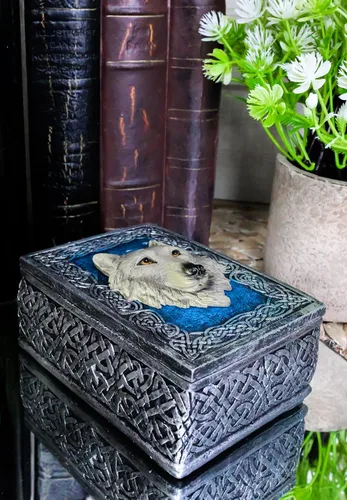 Vista 8 de Ebros Gift Figura decorativa rectangular de lobo alfa con elemento de noche estrellada azul celta como recuerdo, almacenamiento de joyas, decoración