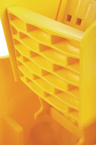 Vista 4 de Rubbermaid Escurridor comercial de reemplazo de prensa lateral para cubos de trapeado WaveBrake 2.0, amarillo