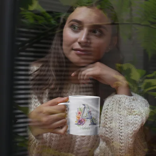 Vista 5 de Taza de café personalizada de la letra A del alfabeto, Taza de café blanca con nombre personalizado único, Taza inicial de monograma floral