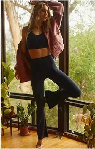 Vista 4 de MOREFEEL Pantalones de yoga negros acampanados para mujer, leggings de cintura alta suaves con corte de bota