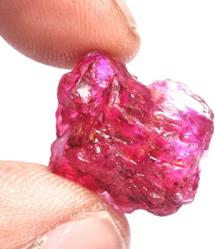 Vista 3 de GEMHUB Colgante de piedras preciosas de paloma rojo sangre rubí 14.50 quilates certificado julio piedra natural de rubí en bruto, Gema, africano