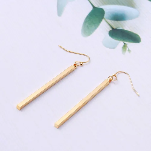 Vista 5 de Aobei Pearl 18K Oro/Platino Chapado en Latón Arete Colgante de Barra Vertical Larga Gota Pendiente Minimalista Joyería Geométrica para Mujeres Barra