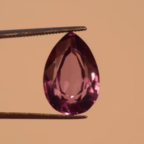 Vista 2 de GEMHUB Pandente facetado de corte de pera, anillo que hace pequeñas piedras que cambian de color de la piedra piedra preciosa suelta de alejandrita