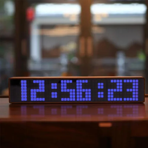 Vista 2 de Adventurers Relojes despertadores digitales para dormitorios, relojes de nogal negro para sala de estar con números grandes, brillo automático