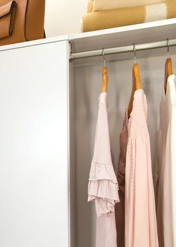 Vista 4 de Cubículo ClosetMaid SuiteSymphony de 25 x 6 pulgadas