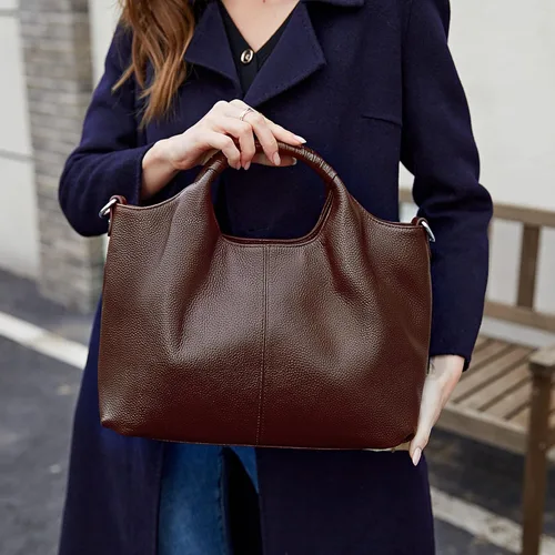 Vista 2 de Iswee Bolso bandolera de cuero genuino con asa superior para mujer