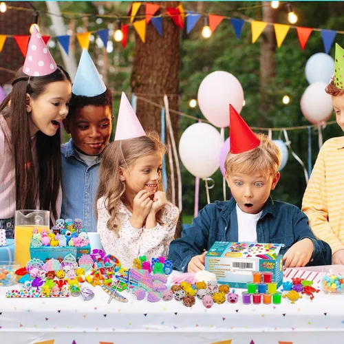 Vista 6 de DQstar Juguete de recuerdos de fiesta para niños de 4 a 8 a 12 años, premios de caja del tesoro para aula, bolsas de regalo, juguetes de caja