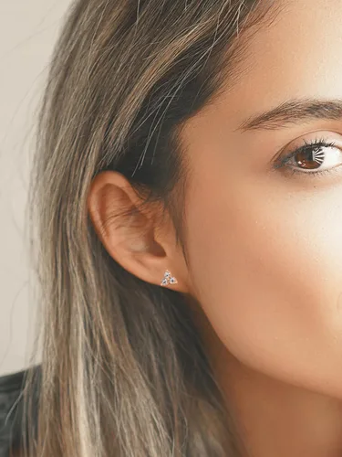 Vista 7 de Juego de 63 pares de aretes tipo dormilona para mujer, hipoalergénicos, variados, con bloqueo de luna, estrellas y perlas de imitación