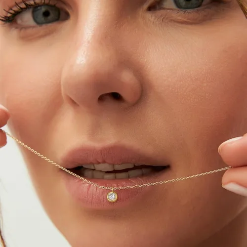 Vista 3 de Tewiky Diamond Pendant Necklace for Women Dainty Gold Layered Necklaces 14k Gold Plated Stacked Cuban Paperclip Chain Choker Necklaces Aesthetic