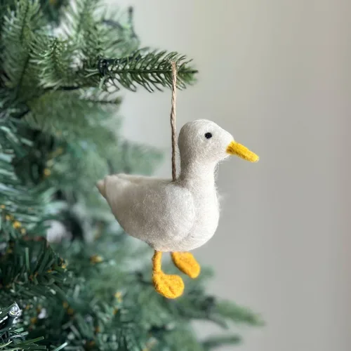 Vista 3 de Adorno navideño de pato blanco hecho a mano, decoración navideña apta para niños, lindo adorno de pato para colgar en el árbol, adorno festivo