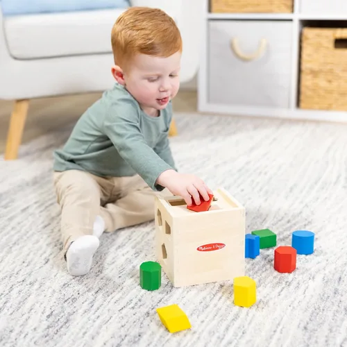 Vista 2 de Melissa & Doug Cubos de formas de Clasificación Clásico Juguete de Madera, Juguete de Desarrollo, Forma Fácil de Agarre, Construcción de Madera