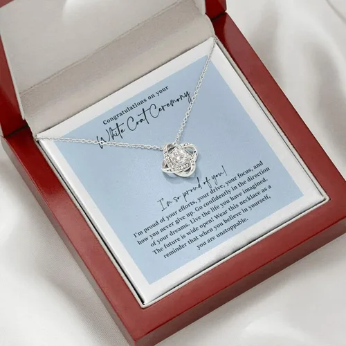 Vista 3 de BellezaNova Collar de graduación para ella 2023 Collar de graduación 2019 para mujer, para la reina de mi vida Collar de amor infinito, regalos