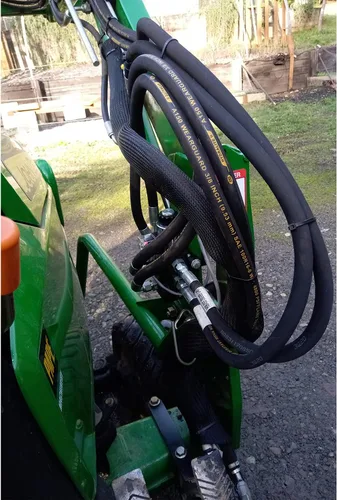 Vista 4 de Kit de Válvula Desviadora Eléctrica Hidráulica Summit Hydraulics para Modelos de Tractor John Deere 1025E, 1026R, 1025R, 2025R y 2026R
