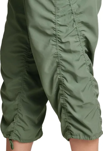 Vista 31 de RBX Pantalón capri tejido ligero con cordón para mujer, talla grande