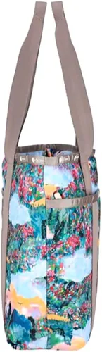 Vista 3 de LeSportsac Scenic Brush - Bolsa de viaje con cremallera, estilo 3867, color E554, flores silvestres vibrantes y paisajes relajantes ingeniosamente