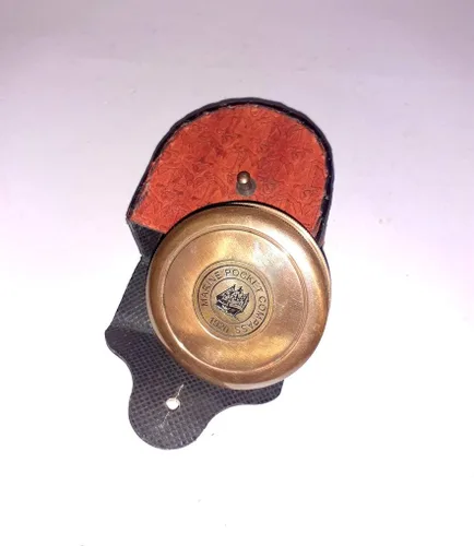 Vista 3 de Brújula de latón envejecido grabada con poema de latón envejecido, con estuche de espuma