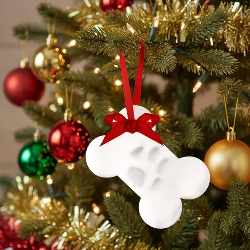 Vista 5 de Kate & Milo Adorno de hueso con estampado de pata de Navidad, recuerdo navideño para mascotas, blanco Pet-Safe Clay, No-Mix or Bake DIY Keepsake