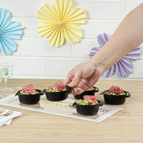 Vista 5 de Restaurantware Mini platos para servir de 3 onzas, 100 mini platos desechables para aperitivos, asas integradas, rectangulares, de plástico
