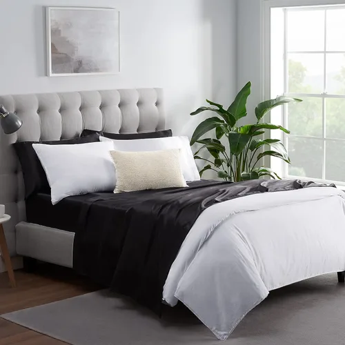 Vista 2 de Serta SatinLuxury - Juego de sábanas de satén sedoso de 4 piezas suave y ligero con bolsillos profundos, tamaño Queen, color negro