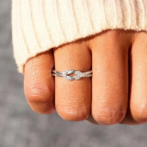 Vista 3 de Q&D&S My Best Friend Knot - Anillo de amistad ajustable de plata de ley con tarjeta