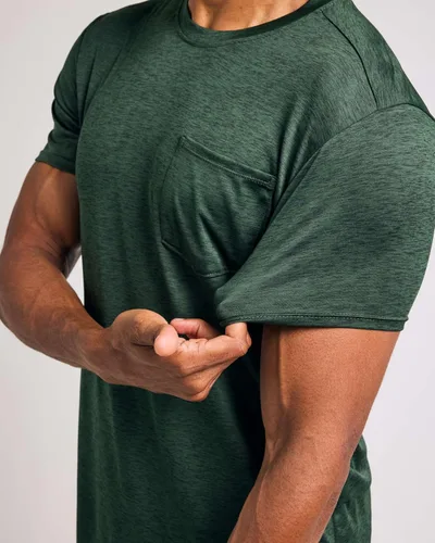 Vista 4 de Real Essentials Paquete de 4 camiseta deportiva de manga corta Dry-Fit para hombre (disponible en tallas grandes y altas)