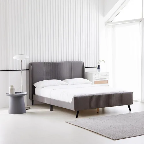 Vista 6 de Livinia Sunset - Cama de plataforma con respaldo de alas, base de cama tapizada de tela con cabecera de canal vertical, listones de madera fuertes