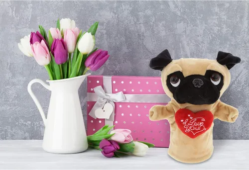 Vista 6 de DolliBu Marioneta de peluche con diseño de perro I Love You Dog Pug – Lindo animal de peluche con corazón y nombre personalizado para San Valentín