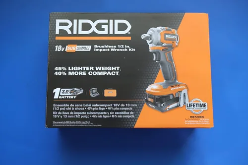 Vista 4 de RIDGID Kit de llave de impacto inalámbrica SUBCOMPACT de 1/2 pulgada sin escobillas, 18 V con batería de 2.0 AH, 18