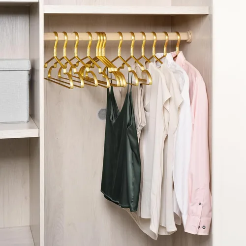 Vista 6 de Amber Home Paquete de 20 perchas de aluminio dorado mate de alta calidad, 16.5 pulgadas, extra suaves y duraderas, colgador de metal ligero