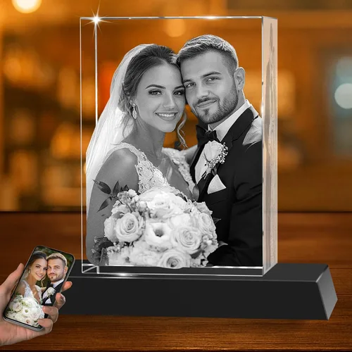 Vista 17 de Marco de Fotos Personalizado de Cristal 3D Rectangular Pequeño (Horizontal) – Premium: Base LED Multicolor, Envoltorio para Regalo y Tarjeta 3D