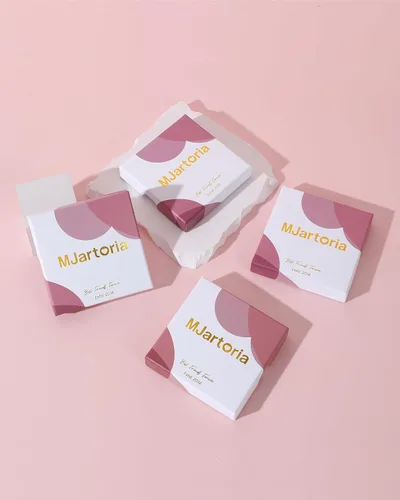 Vista 6 de MJartoria Collares con iniciales en capas para mujer, modernos, chapados en oro de 14 quilates, cadena de papel, collar sencillo con dije de Dorado