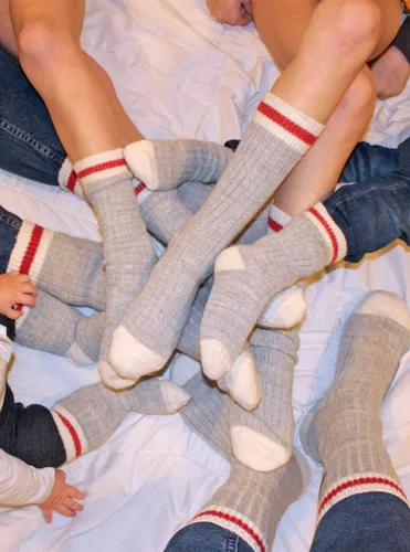 Vista 6 de WARRIOR ALPACA SOCKS - Red Stripe Throwback Socks For Infants and Children