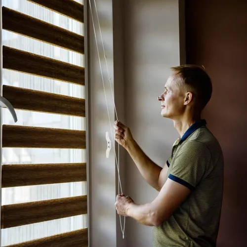 Vista 7 de DOITOOL Tacos de seguridad para cable ciego, piezas de control de cuerda de ventana de plástico transparente de 3.14 pulgadas con tornillos, paquete
