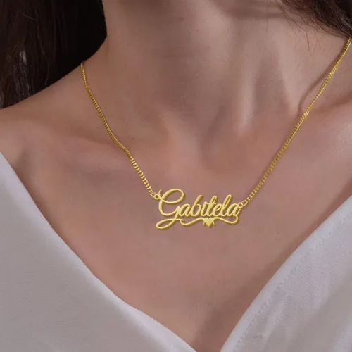 Vista 2 de Collar NovGarden con nombre, chapado en oro de 18 quilates, para pareja, dije con nombre, regalo para mujer y hombre