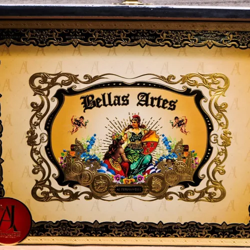 Vista 3 de Bellas Artes Caja de cigarros de Madera Toro Vacía - 9.5" x 7" x 2