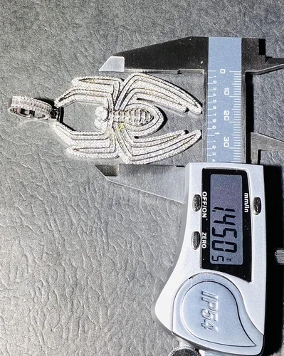 Vista 3 de Shop-iGold Colgante de plata helada para hombre y mujer, con acabado de oro italiano, cadena cubana real, acero inoxidable, joyería Mans, colgante