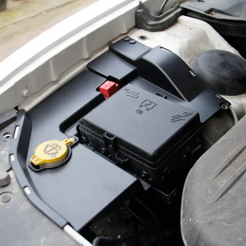 Vista 5 de Cubiertas de polvo laterales de motor de plástico negro Accesorios para Dodge Charger 2011-2022 (4 piezas en el capó del motor)