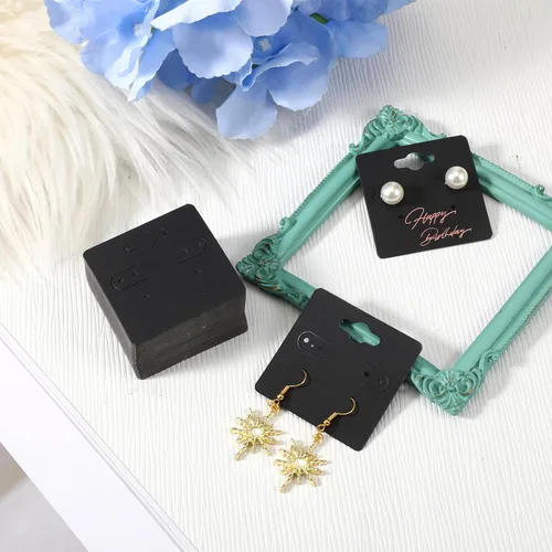 Vista 4 de 200 tarjetas negras para pendientes con agujeros, tarjetas de exhibición de aretes de 2 x 2 pulgadas para vender tarjetas de joyería