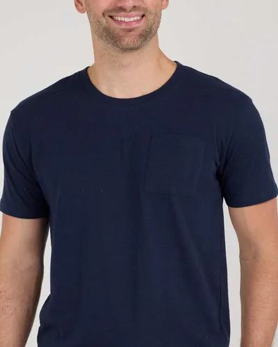 Vista 4 de Real Essentials Paquete de 4 camiseta deportiva de algodón de manga corta con cuello redondo y bolsillo para hombre