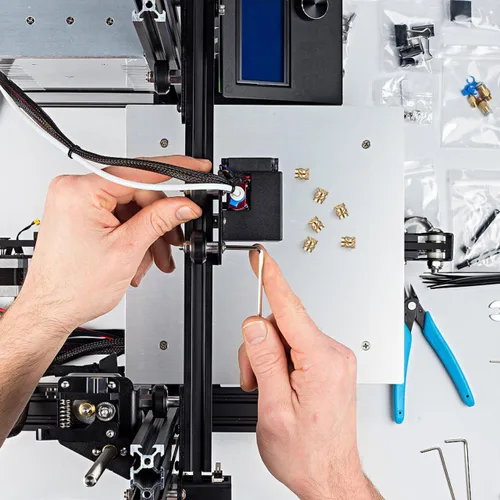 Vista 6 de iplusmile 100 piezas de insertos roscados M3 para impresión 3D, insertos de latón de 0.224 x 0.181 in, tuercas moleteadas para moldeo por inyección