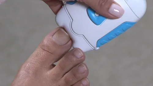Vista 6 de Personal Mani Pedi Professional, cortaúñas automático para bebés, recortadora y limadora 100% segura para niños y ancianos, incluye rodillo mineral