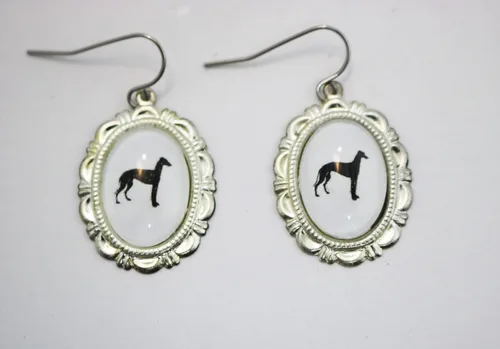 Vista 3 de Greyhound Gifts - Joyería de perro para mujer, aretes de camafeo hechos a mano, plata
