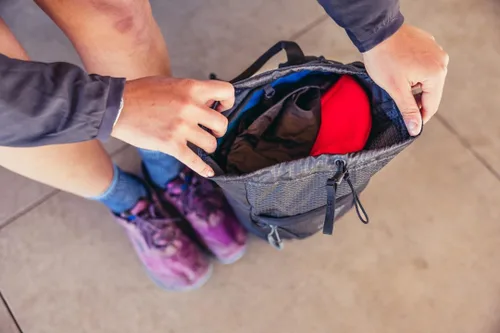 Vista 2 de Gregory Nano 20 Mochila unisex de excursión/viaje/viajero activo, Moab Tan, 14L US