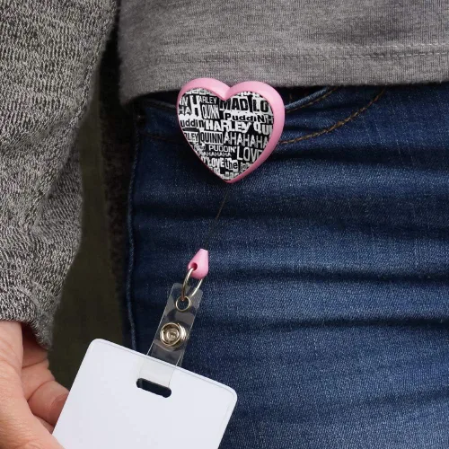 Vista 2 de Harley Quinn Ransom Patrón Corazón Lanyard Carrete retráctil Insignia ID Tarjetero