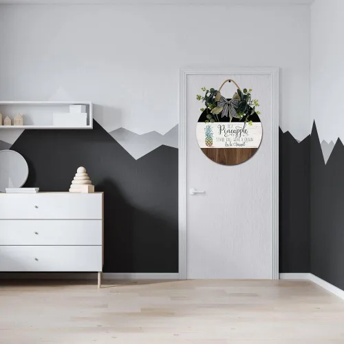 Vista 3 de Letrero de madera con texto en inglés «Be A Pineapple para puerta delantera, corona redonda rústica, colgador de pared, decoración de porche