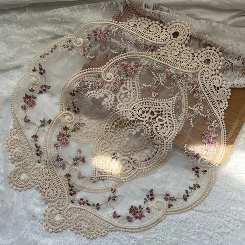 Vista 7 de Paquete de 2 manteles individuales ovalados vintage de encaje, exquisitos manteles individuales bordados de flores, 12 x 18 pulgadas (beige)