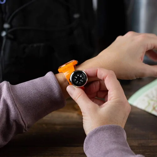 Vista 4 de Sun Company WristLock - Brújula de muñeca de aluminio para reloj o pulsera de paracaídas Clip en diseño de bloqueo Accesorio para camping