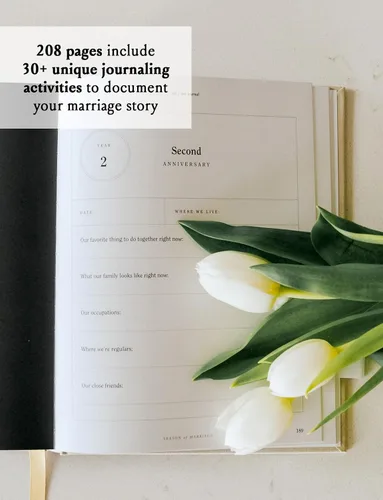 Vista 2 de Diario de matrimonio para parejas: recuerdo guiado con indicaciones del diario e iniciadores de conversación, regalo de boda de tapa dura de lino