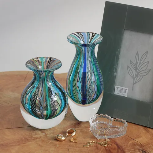 Vista 2 de Ca D Oro Par de Jarrones Pequeños de Vidrio Boho con Cañas Azules/Verdes Vidrio Arte Murano Soplado a Mano - Modelos Nº 2/3