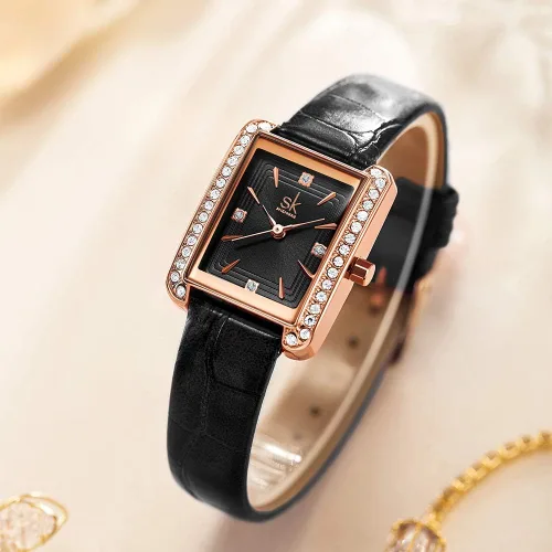 Vista 3 de SHENGKE Reloj rectangular para mujer con bisel decorado de cristal, reloj de pulsera cuadrado con forma de tanque clásico con esfera transparente